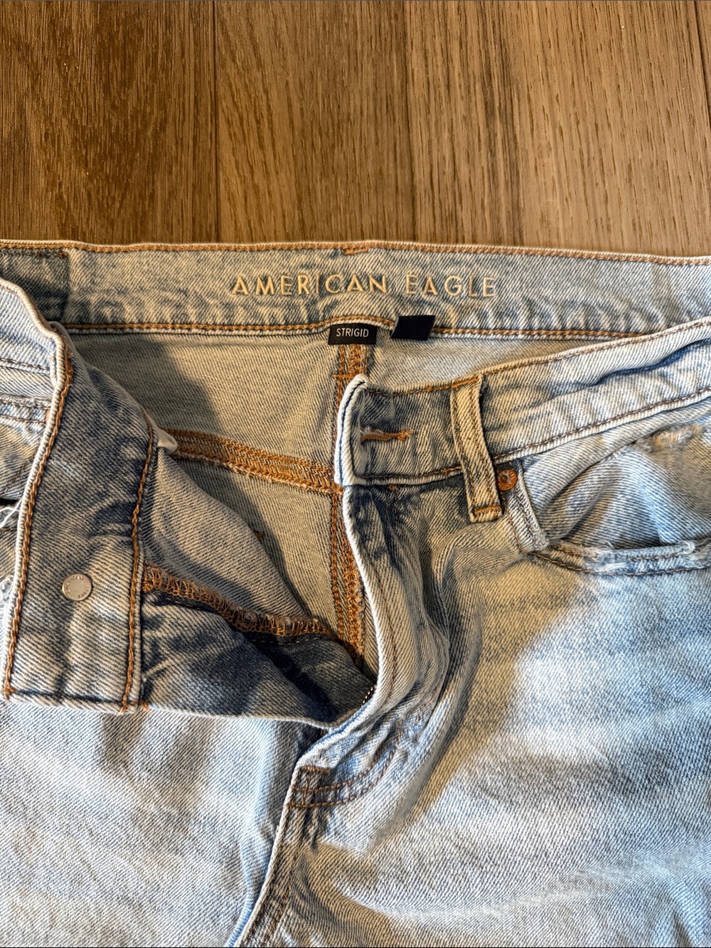 American Eagle Light Blue Denim Jeans - Picture 2 of 2
